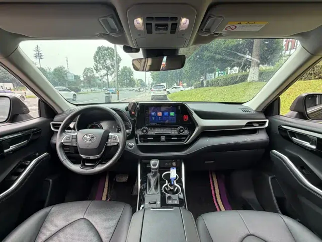 Toyota Highlander — Фото автомобиля 13