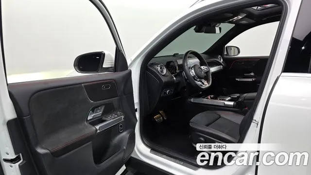 Mercedes-Benz GLB-Class — Фото автомобиля 10