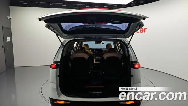 Kia Canival Carnival 4 поколение 9 мест Prestige — Фото автомобиля 20