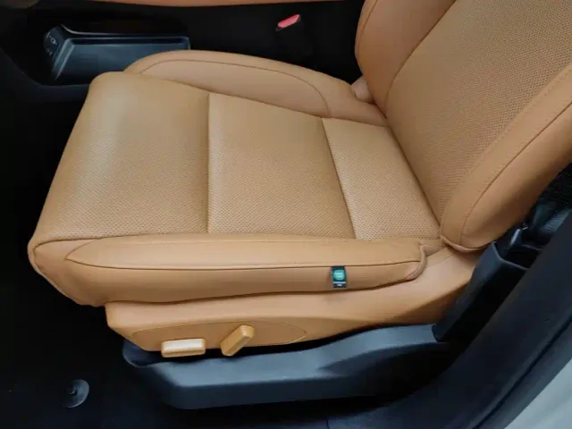 Leapmotor C10 — Фото автомобиля 20