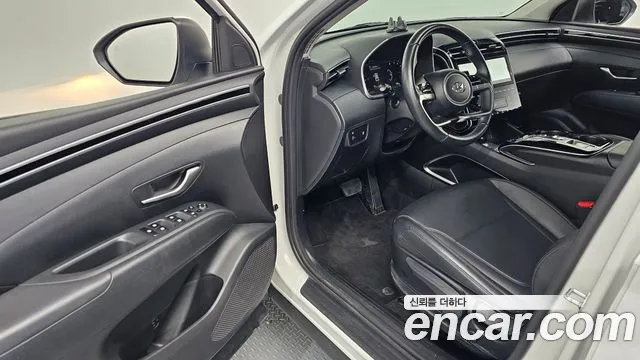 Hyundai Tucson Tucson (NX4) Бензин 1.6 турбо 2WD — Фото автомобиля 10