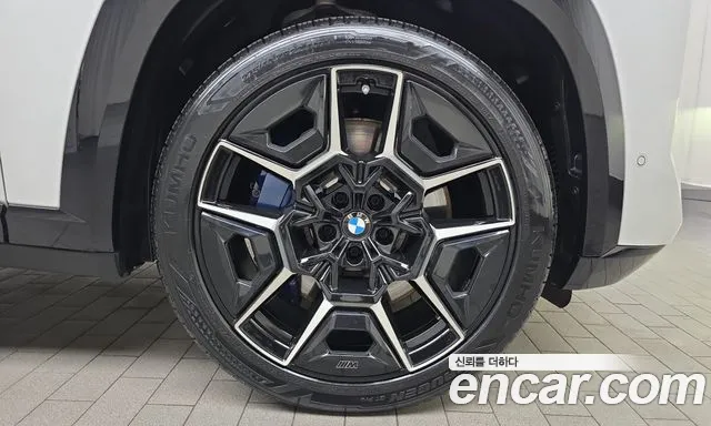 BMW XM G09 — Фото автомобиля 6