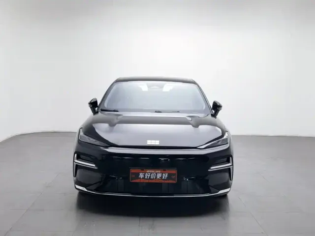 Geely Galaxy Xingyao 8 — Фото автомобиля 3