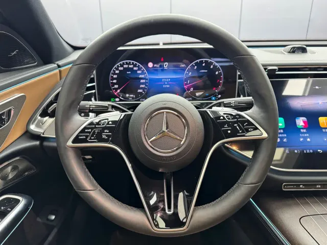 Mercedes-Benz E-Class — Фото автомобиля 9