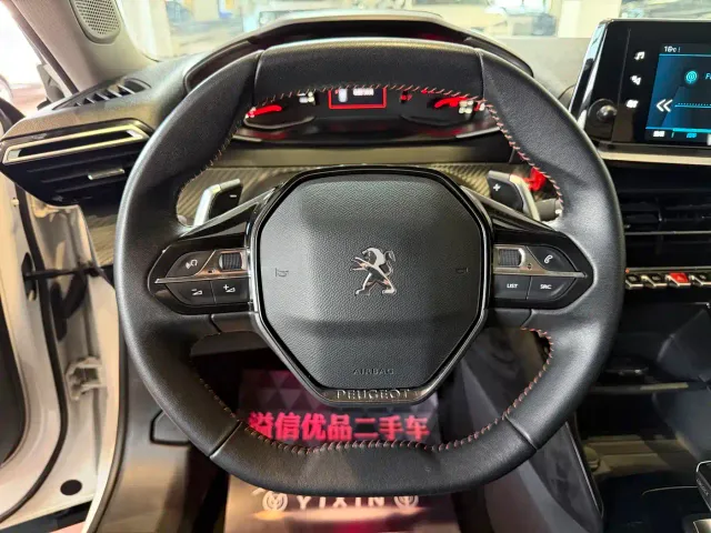 Peugeot 2008 — Фото автомобиля 5