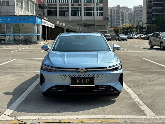 Chery Fulwin A8 — Фото автомобиля 2