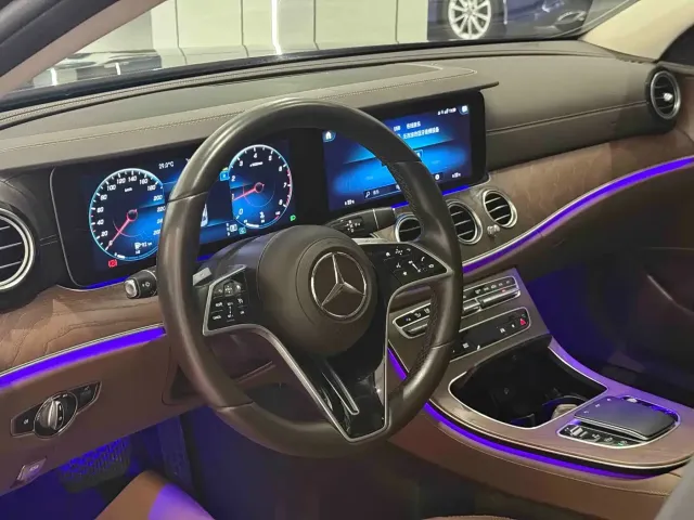 Mercedes-Benz E-Class — Фото автомобиля 11