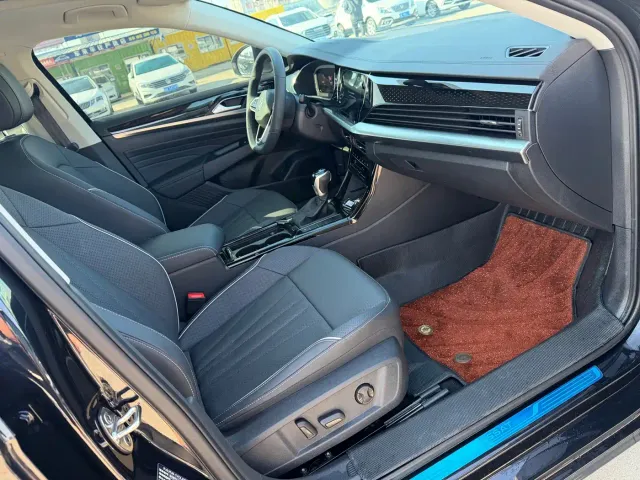 Volkswagen Passat — Фото автомобиля 13
