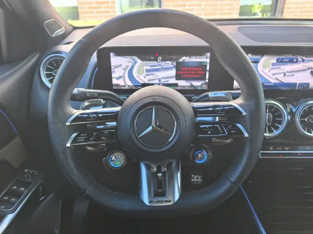 Mercedes-Benz GLB AMG — Фото автомобиля 16
