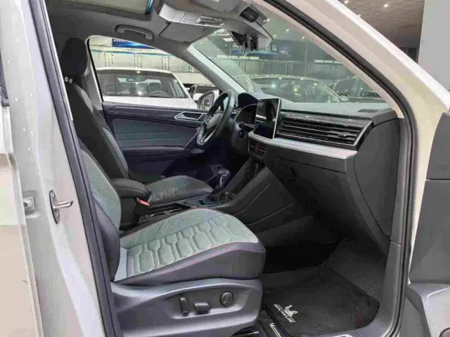 Volkswagen Tiguan L — Фото автомобиля 7