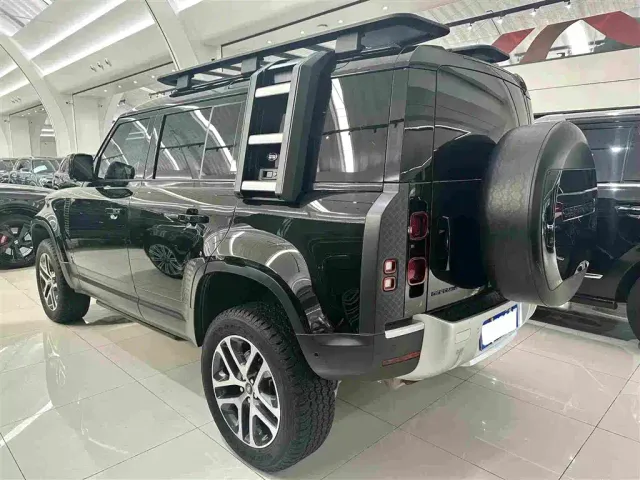 Land Rover Land Rover Defender 2022 110 P400 Dark Special Edition — Фото автомобиля 17