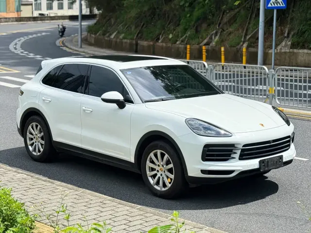 Porsche Cayenne — Фото автомобиля 3