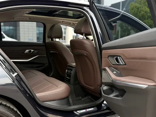 BMW 3 Series — Фото автомобиля 11