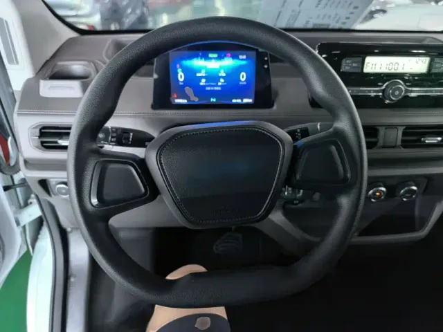 JMC E-Fushun — Фото автомобиля 10