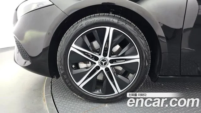 Mercedes-Benz A-Class W177 — Фото автомобиля 5
