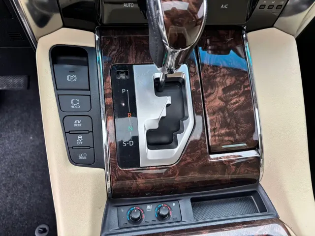 Toyota Alphard — Фото автомобиля 14
