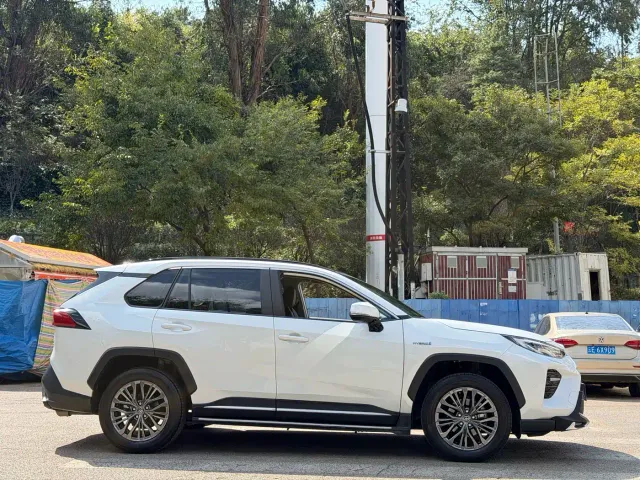 Toyota Wildlander — Фото автомобиля 4