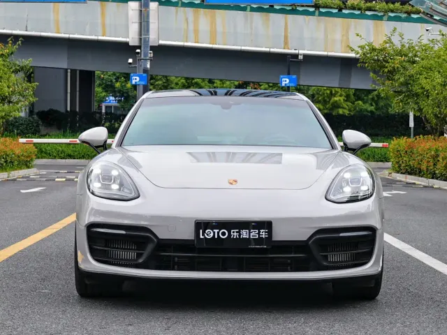 Porsche Panamera — Фото автомобиля 2