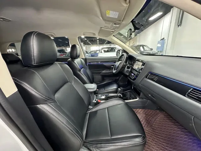 Mitsubishi Outlander — Фото автомобиля 12