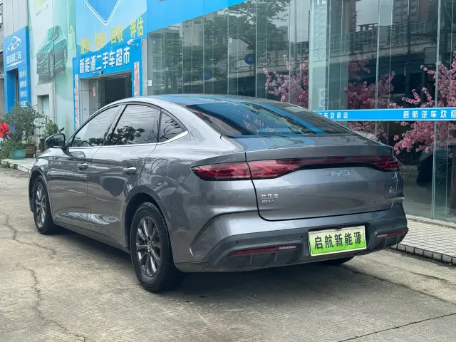 BYD Qin L — Фото автомобиля 9