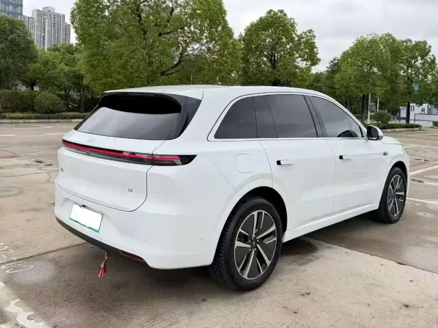 Li Auto L6 — Фото автомобиля 8