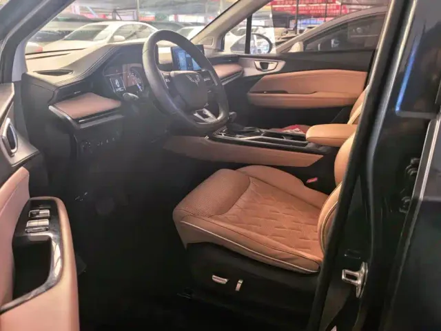Wuling Jiachen — Фото автомобиля 9