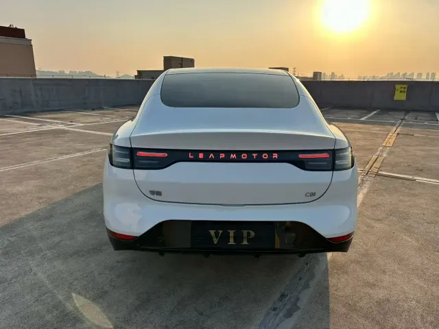 Leapmotor C01 — Фото автомобиля 5