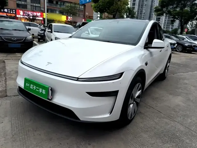 Фотография автомобиля — Tesla Model Y