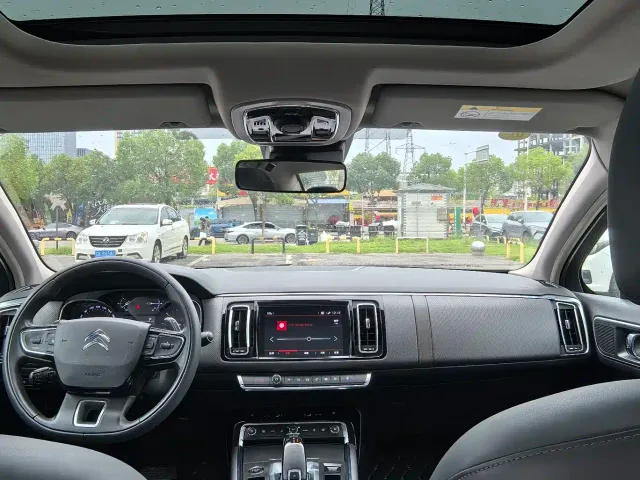 Citroen C6 — Фото автомобиля 17