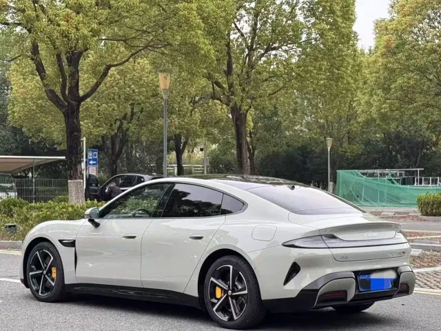 Xiaomi SU7 — Фото автомобиля 3