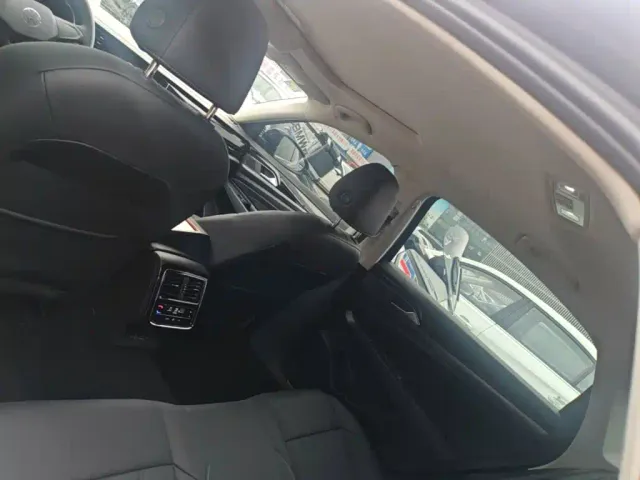 Volkswagen Passat — Фото автомобиля 17