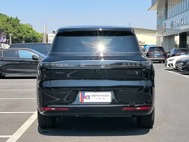 IM Motors LS9 — Фото автомобиля 6