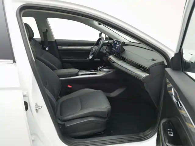 Geely Emgrand L — Фото автомобиля 23