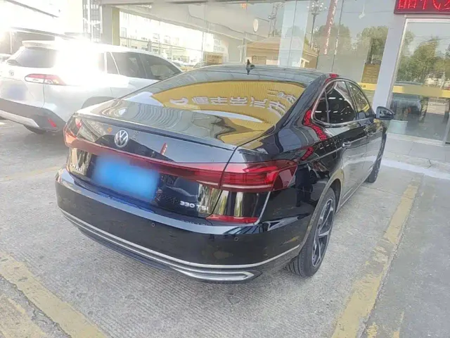 Volkswagen Passat — Фото автомобиля 6