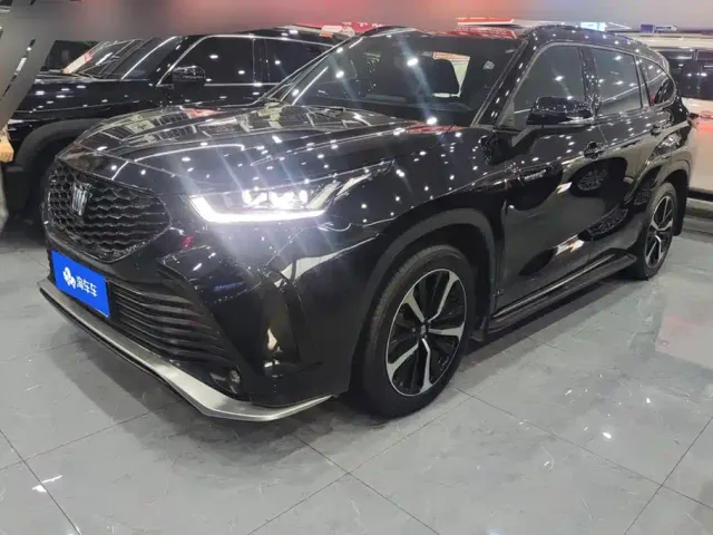 Фотография автомобиля — Toyota Crown Kluger