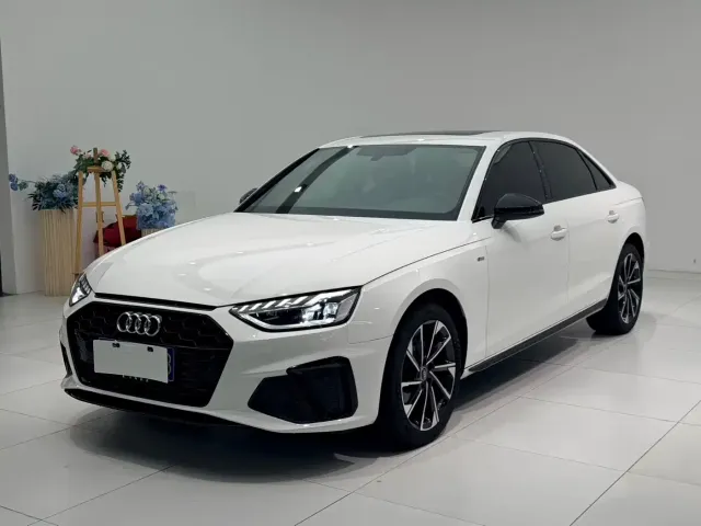 Фотография автомобиля — Audi A4L
