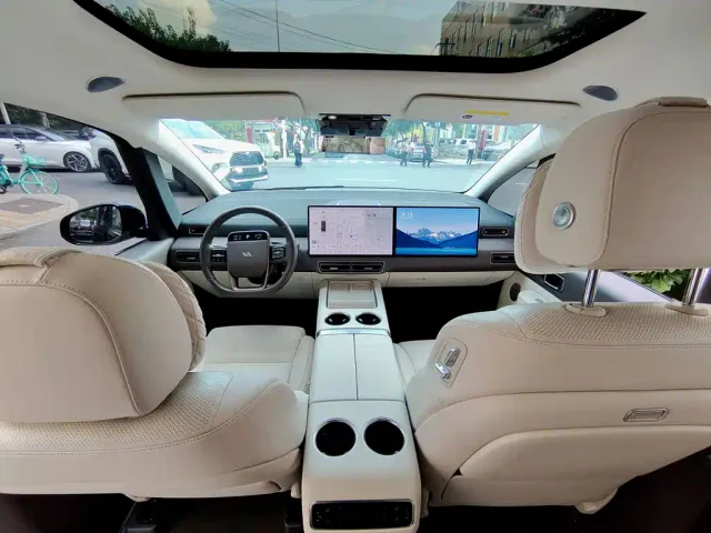 Li Auto MEGA — Фото автомобиля 10