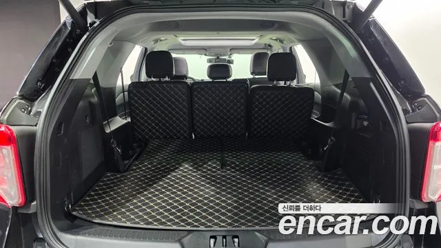 Ford Explorer — Фото автомобиля 17
