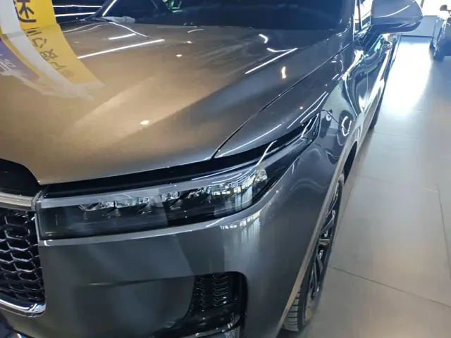 Li Auto ONE — Фото автомобиля 23