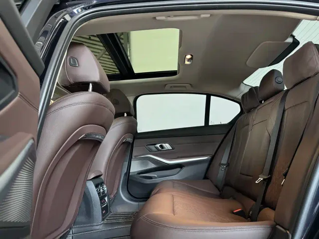 BMW 3 Series — Фото автомобиля 19