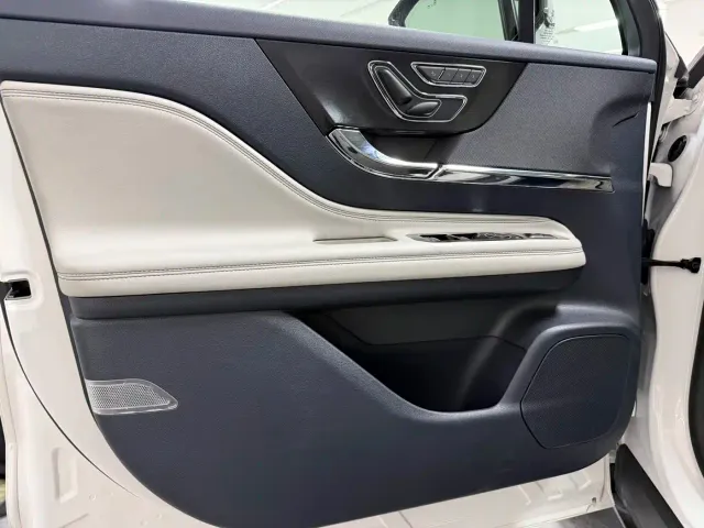 Lincoln Corsair — Фото автомобиля 10