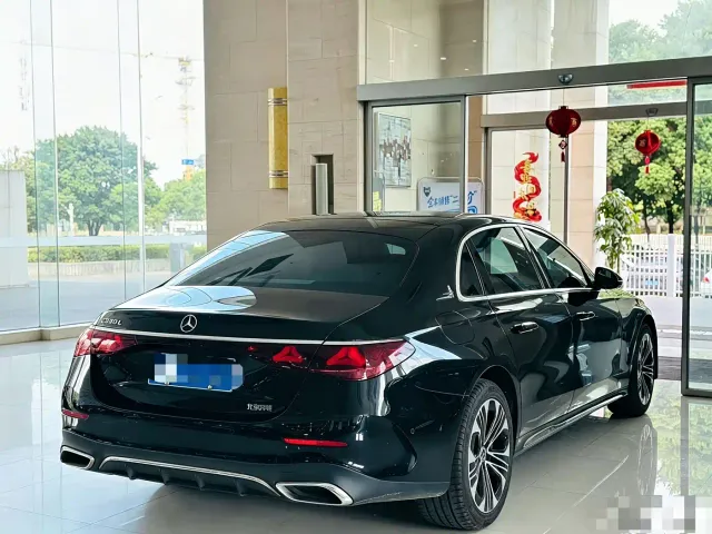 Mercedes-Benz E-Class — Фото автомобиля 9