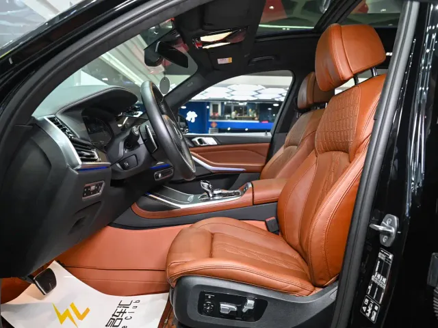 BMW X7 — Фото автомобиля 18