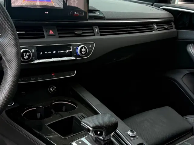 Audi A4L — Фото автомобиля 9