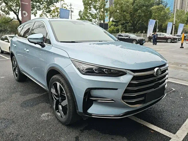 BYD Tang — Фото автомобиля 3