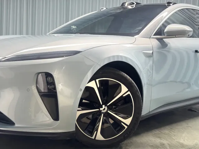 Nio ET5 Touring — Фото автомобиля 2