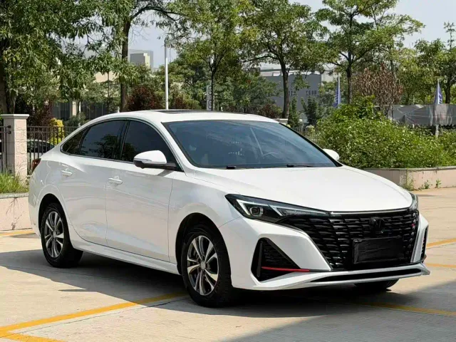 Changan Eado — Фото автомобиля 3