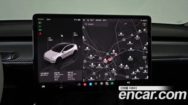 Tesla Model Y — Фото автомобиля 12