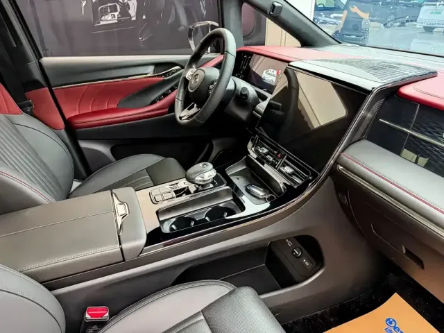 GAC Trumpchi M8 — Фото автомобиля 16