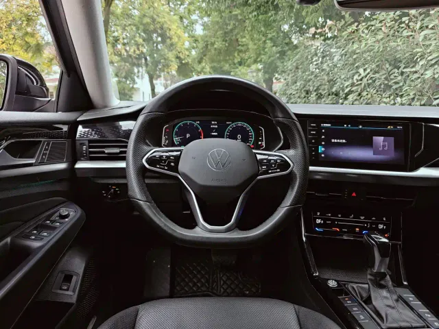 Volkswagen Passat — Фото автомобиля 11